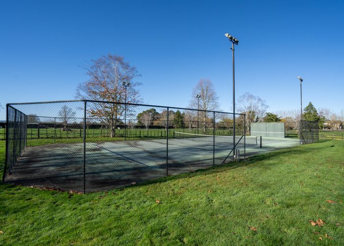  at 2/105 Peake Road, Cambridge, Cambridge