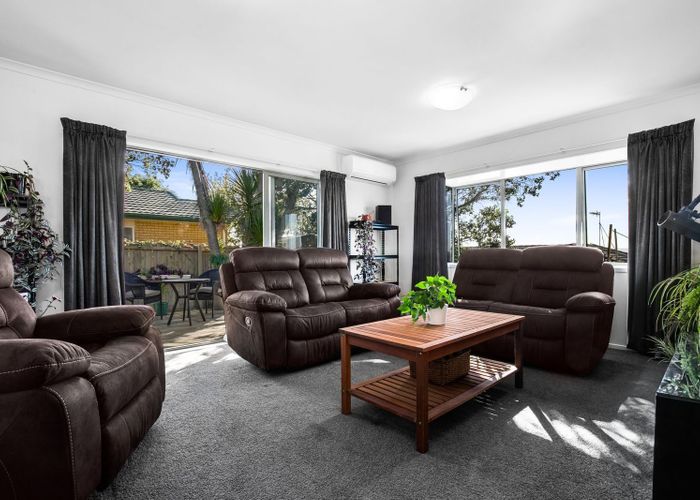  at 11 KAIMOANA STREET, Weymouth, Manukau City, Auckland