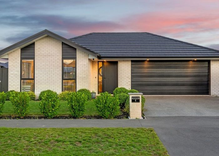  at 4 Selfe Crescent, Burwood, Christchurch