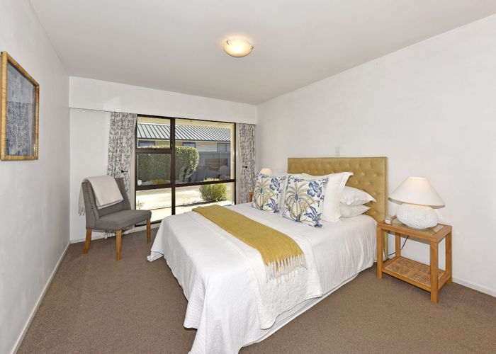 at 2/23 Broadfell Avenue, Avonhead, Christchurch