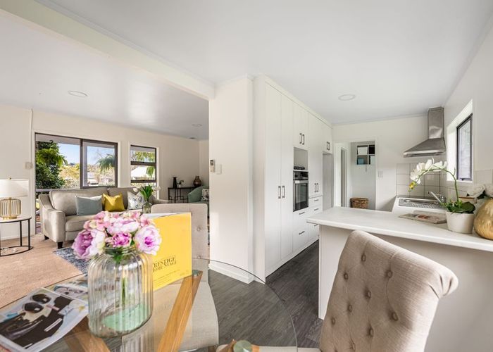  at 8 Pitcher Place, Glen Eden, Waitakere City, Auckland