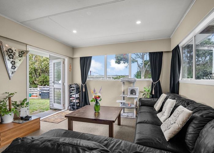  at 218 Dowse Drive, Maungaraki, Lower Hutt, Wellington