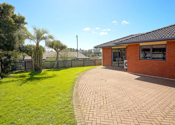  at 10 Chelmsley Avenue, Henderson, Waitakere City, Auckland