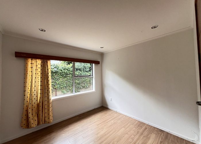  at 214 Forrest Hill Road, Forrest Hill, North Shore City, Auckland