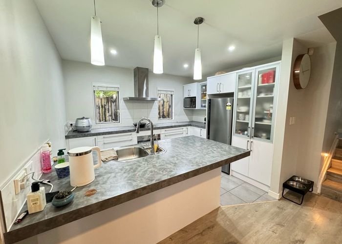  at 87A Seaview Road, Glenfield, Auckland