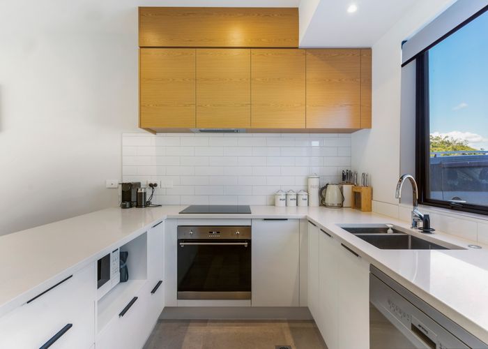  at 7/18 Kaimai Avenue, Massey, Auckland