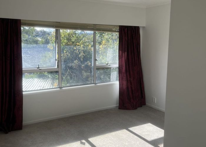  at 1/36 Saddleback Rise, Murrays Bay, Auckland