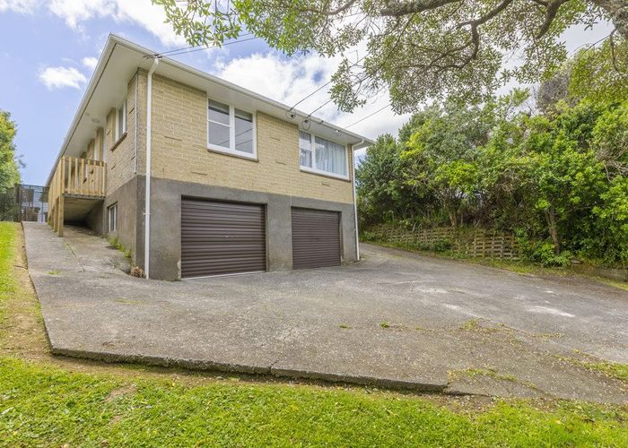  at 2/10 Ernest Street, Rānui, Porirua