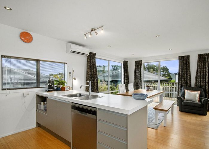  at 11 Otonga Heights, Maungaraki, Lower Hutt, Wellington