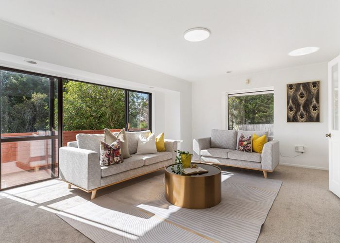  at 219 Chelsea View Drive, Chatswood, Auckland