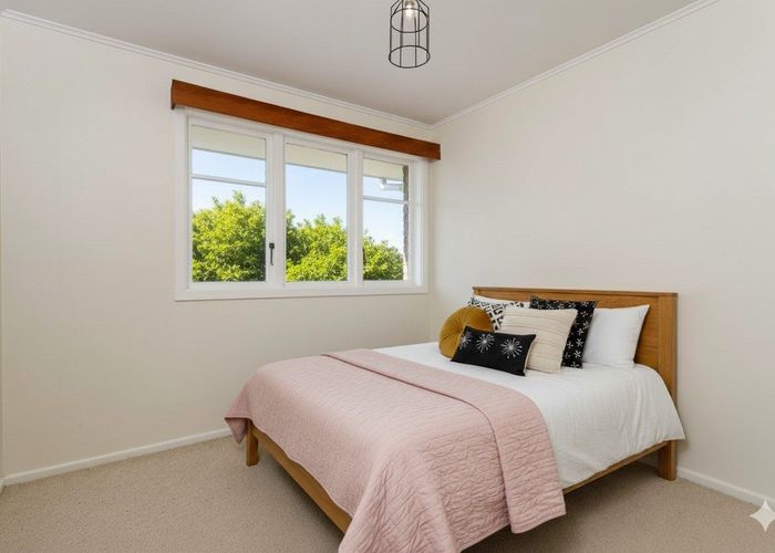  at 22 Kirrie Avenue, Te Atatu South, Waitakere City, Auckland