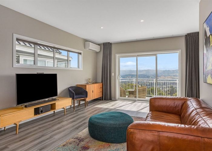  at 8 Kopua Place, Whitby, Porirua