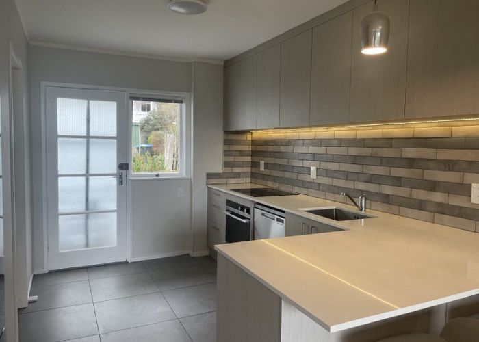  at 2/10 Matiere Road, Onehunga, Auckland
