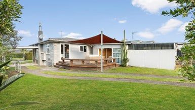  at 189 Riverside Avenue, Point England, Auckland