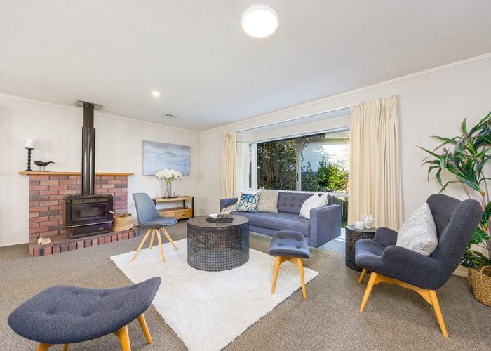  at 2/112 Nigel Road, Browns Bay, Auckland