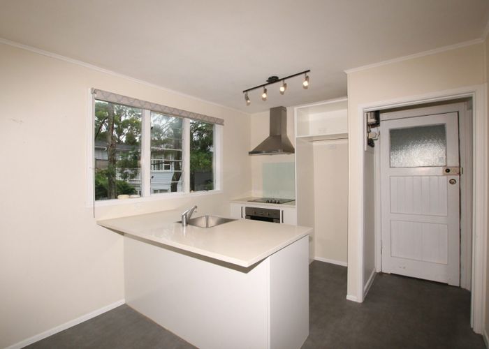 at 2/41 Derwent Crescent, Titirangi, Waitakere City, Auckland