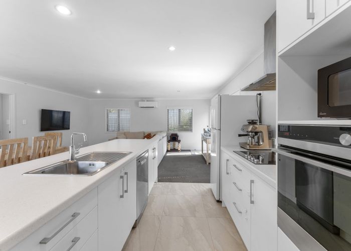  at 5B Nielsen Place, Massey, Waitakere City, Auckland