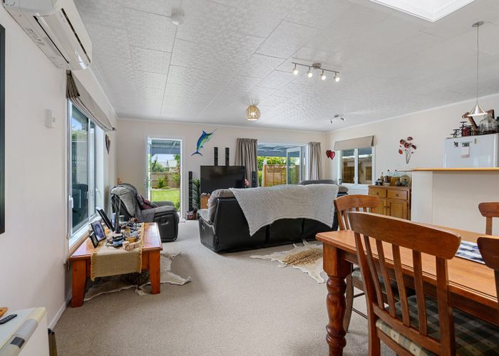  at 12 Glover Street, Leamington, Cambridge