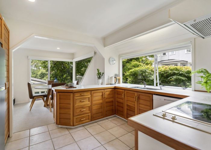  at 2/13 Rodney Road, Northcote Point, Auckland