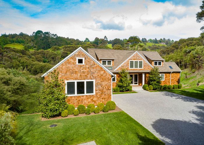  at 100 Grassmere Road, Henderson Valley, Auckland