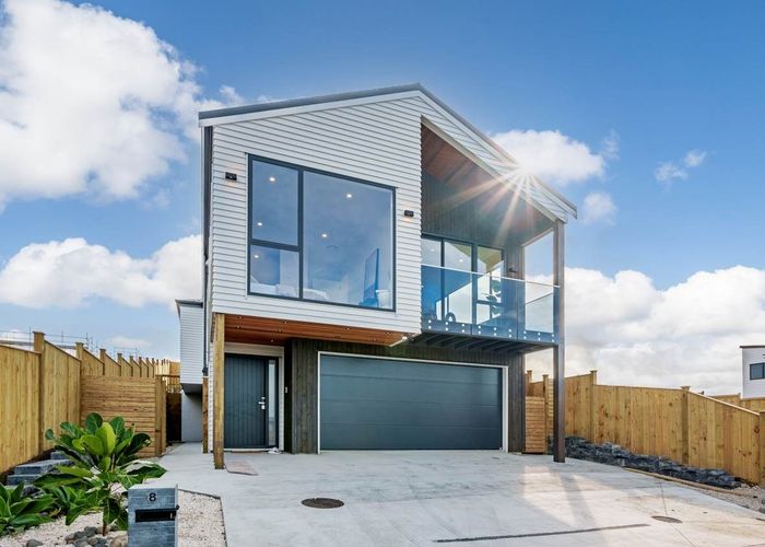  at 8 Makumaku Place, Long Bay, Auckland