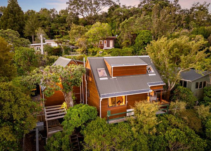  at 47 Pohutukawa Avenue, Shelly Park, Manukau City, Auckland