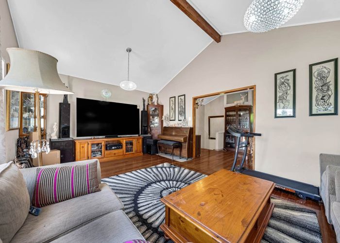  at 2 Tudward Glade, Hillcrest, North Shore City, Auckland