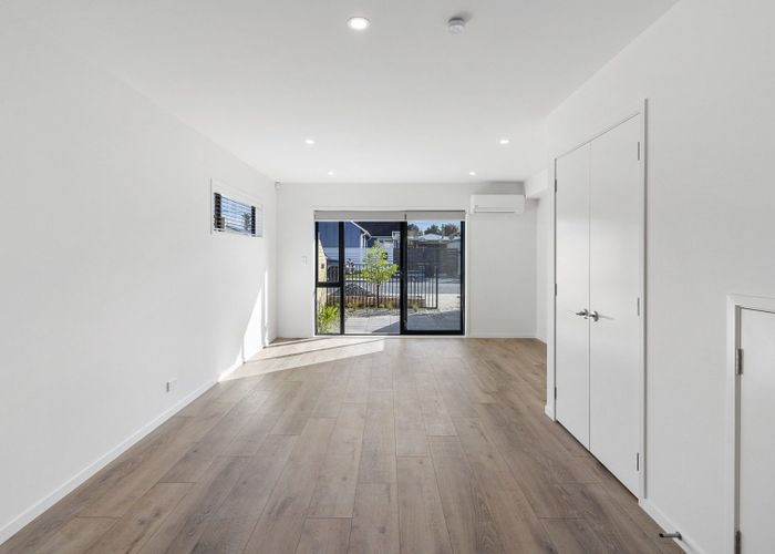  at 2A Stokes Avenue, Te Atatu Peninsula, Waitakere City, Auckland