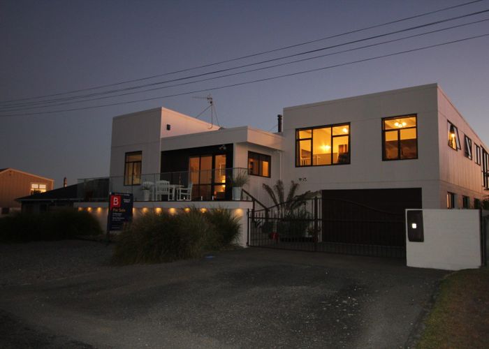  at 8 Roore Street, Foxton Beach, Horowhenua, Manawatu / Whanganui