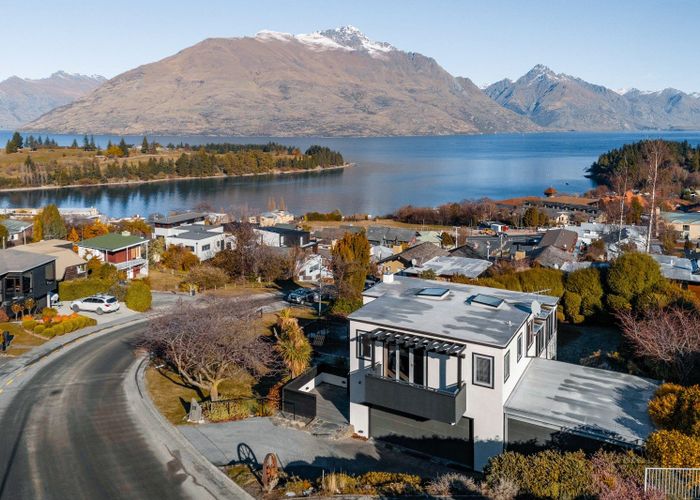  at 18 Dublin Street, Queenstown Hill, Queenstown-Lakes, Otago