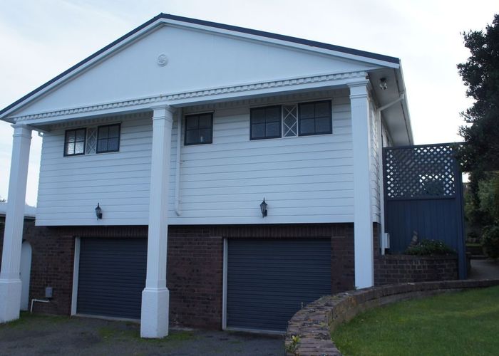  at 25 Akaroa Drive, Maupuia, Wellington, Wellington