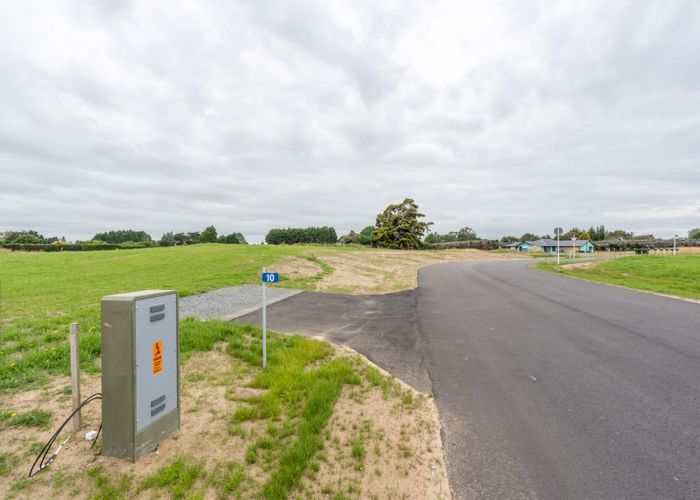  at 10 Ochail Way, Otatara