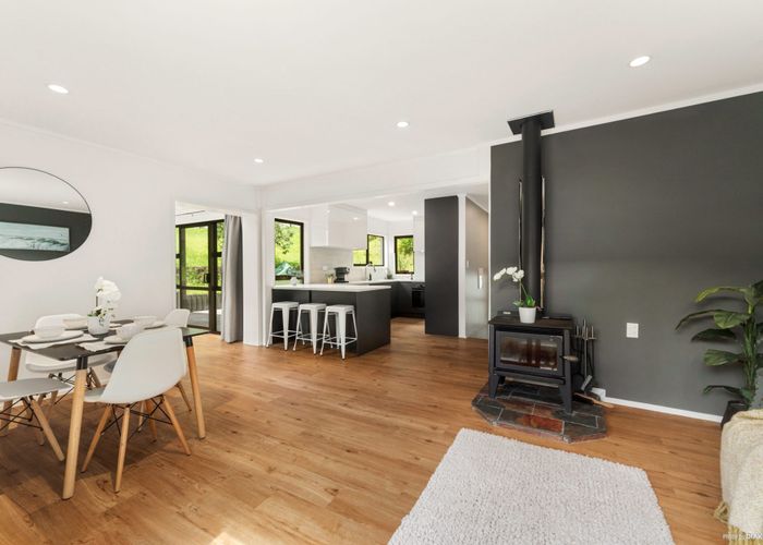  at 2/5 Hogans Road, Glenfield, North Shore City, Auckland