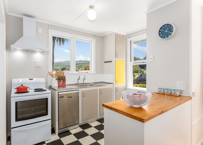  at 105 Te Pene Avenue, Titahi Bay, Porirua