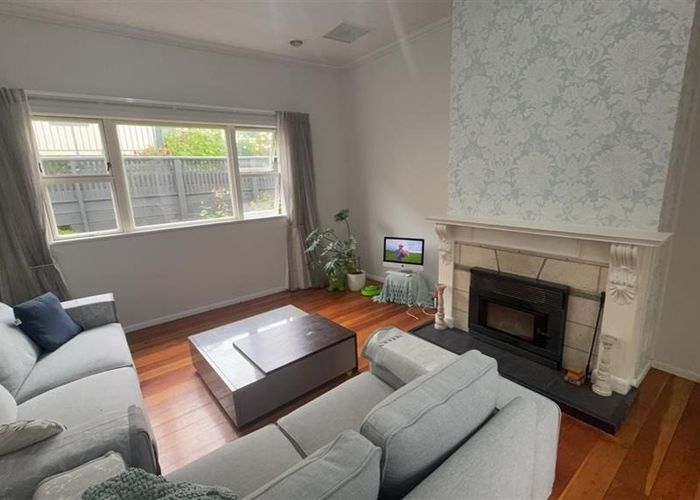  at 42 Miromiro Road, Normandale, Lower Hutt, Wellington