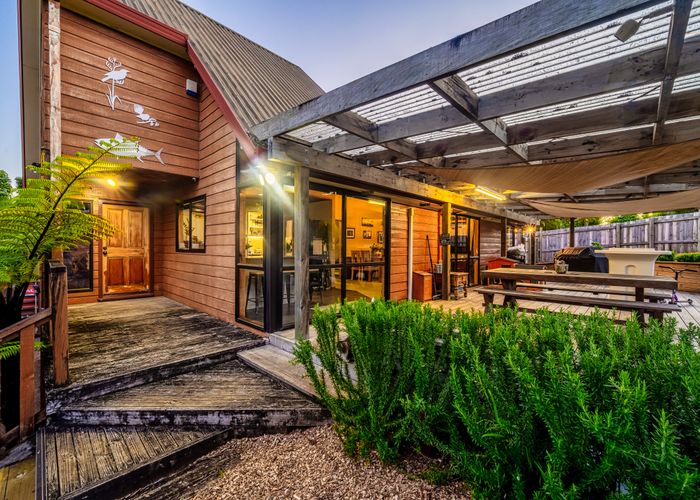  at 11 Redmount Place, Red Hill, Papakura