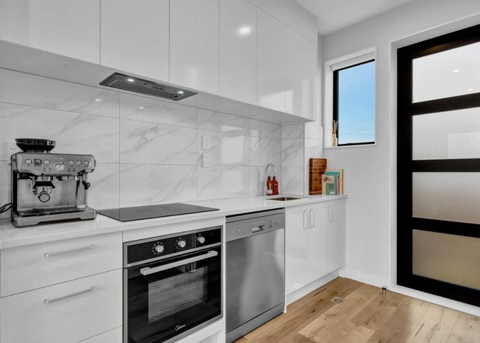  at 5/86 Fred Taylor Drive, Westgate, Waitakere City, Auckland