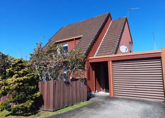  at 2 Springwood Place, Mount Eden, Auckland City, Auckland