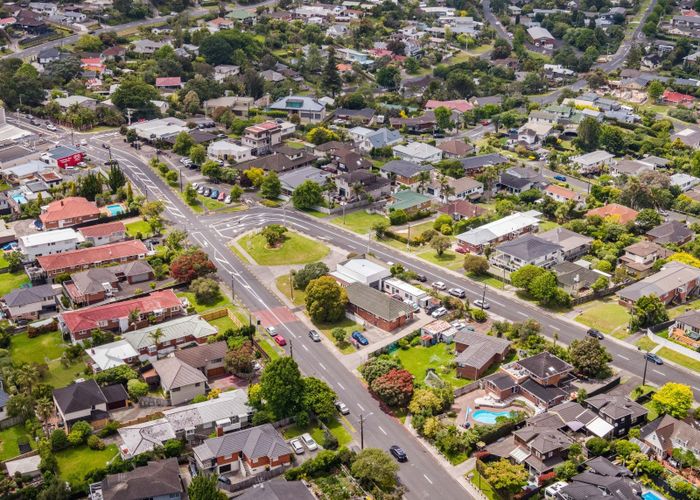  at 19 Knights Road, Rothesay Bay, North Shore City, Auckland