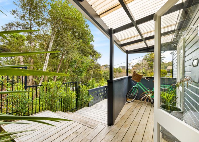  at 19 Laingholm Drive, Laingholm, Waitakere City, Auckland