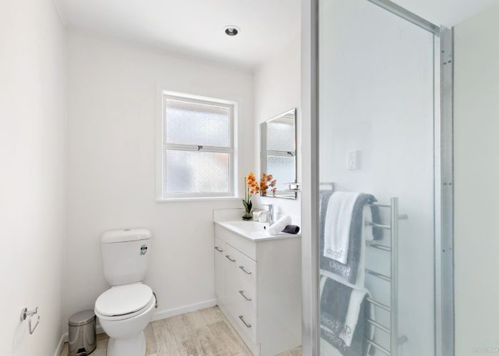  at 1/182 Carrington Road, Mount Albert, Auckland