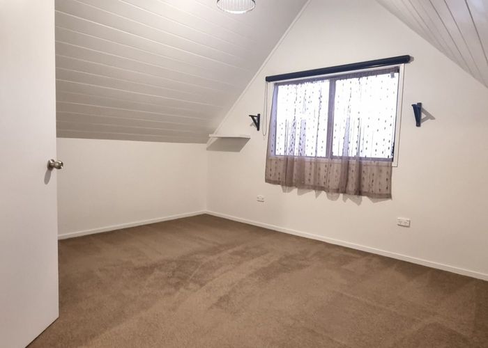  at 2/24 Lancaster Road, Beach Haven, North Shore City, Auckland