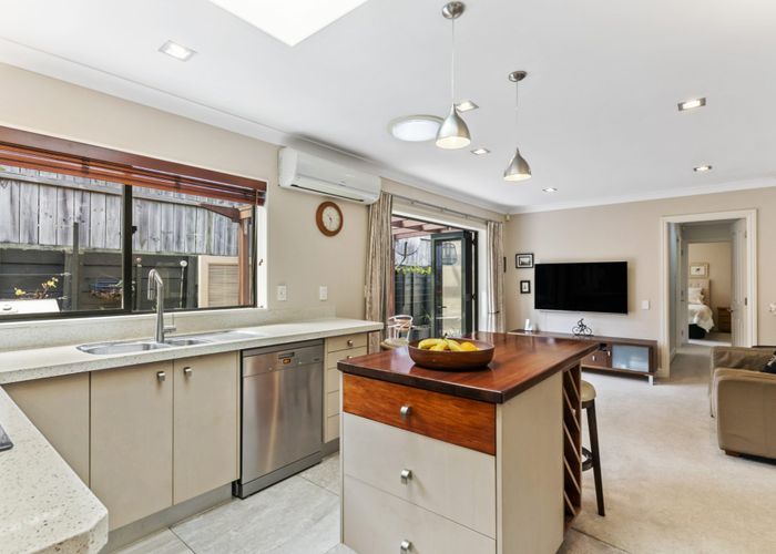  at 25 Kilsyth Way, East Tamaki Heights, Auckland