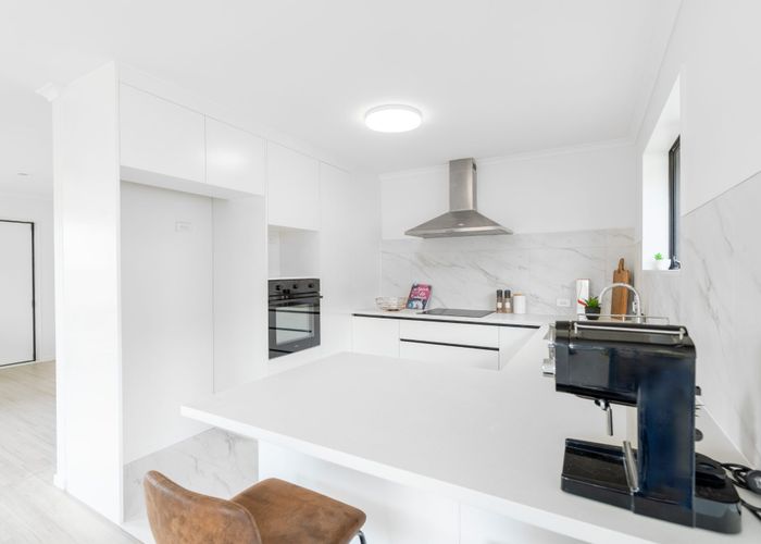  at 14 Cade Place, Weymouth, Auckland