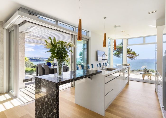  at 39 Beechwood Road, Rothesay Bay, Auckland