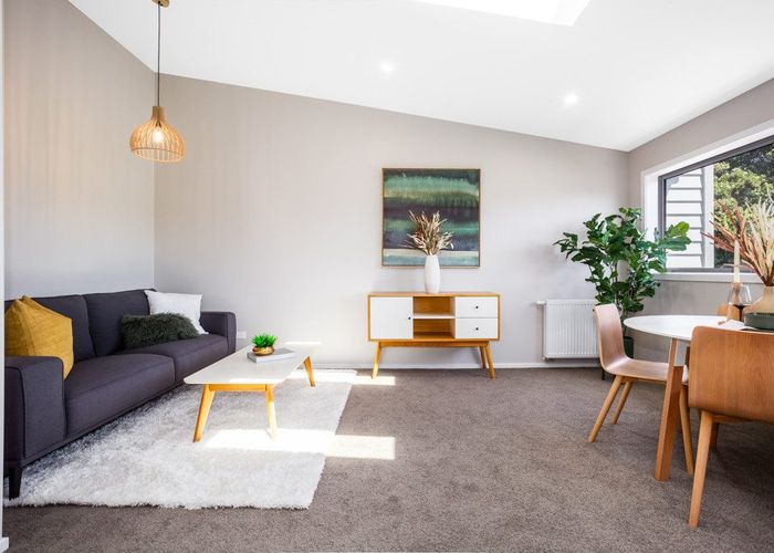  at 2/7 Grays Road, Plimmerton, Porirua