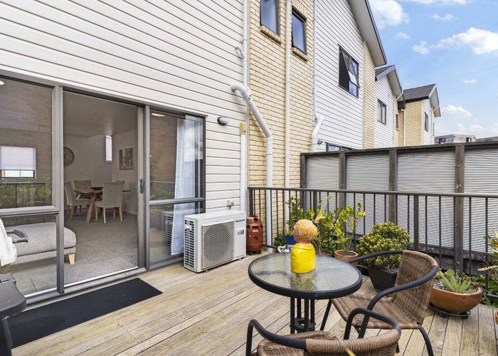  at 200/172 Mcleod Road, Te Atatu South, Auckland