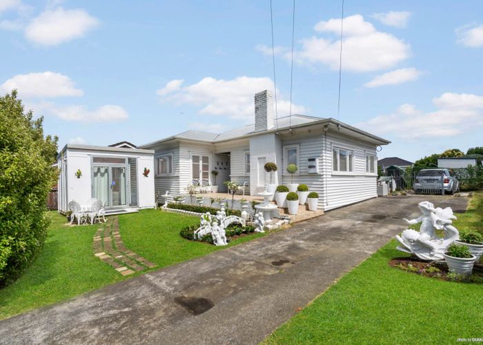  at 53 Alberta Street, Point Chevalier, Auckland