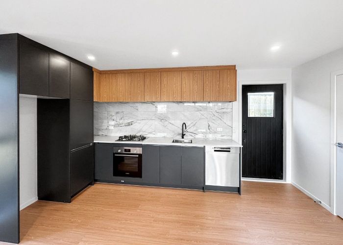  at 2/8 Victoria Street, Ebdentown, Upper Hutt