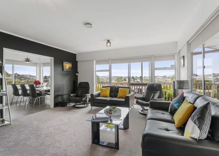  at 17 Dallas Place, New Windsor, Auckland